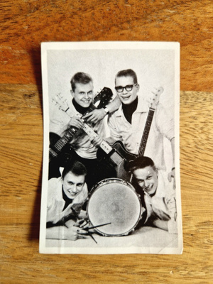 Champion Pop purkkakuva. The Savages