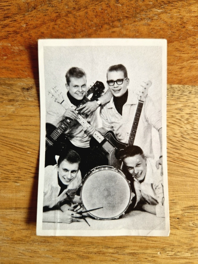 Champion Pop purkkakuva. The Savages