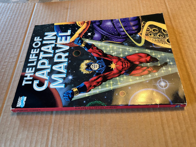 MARVEL THE LIFE OF CAPTAIN MARVEL HYVÄ