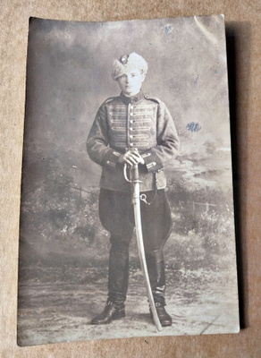 Vanha valokuva Rakuuna Miekka sotilaspuku 1920-luku?