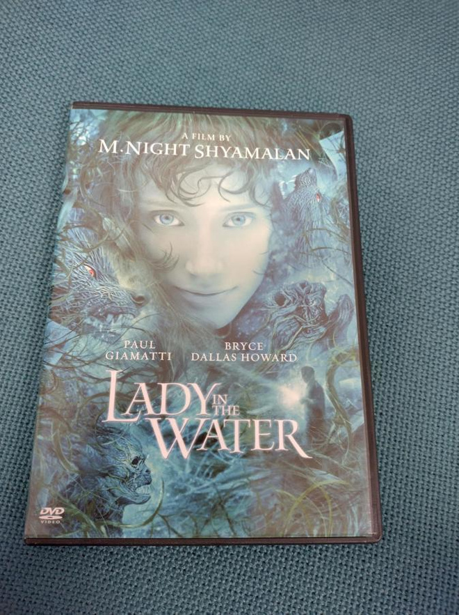 LADY IN THE WATER (M. Night Shyamalan)***