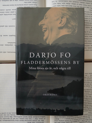 Dario Fo - Fladdermössens by (inbunden bok)