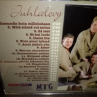 CD &  DVD :  FINLANDERS JUHLALEVY ( SIGNED) SIS POSTIKULU - pikkukuva 2