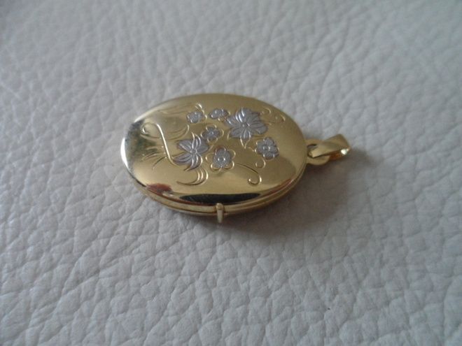 Kulta 14K Medaljonki kuvioitu