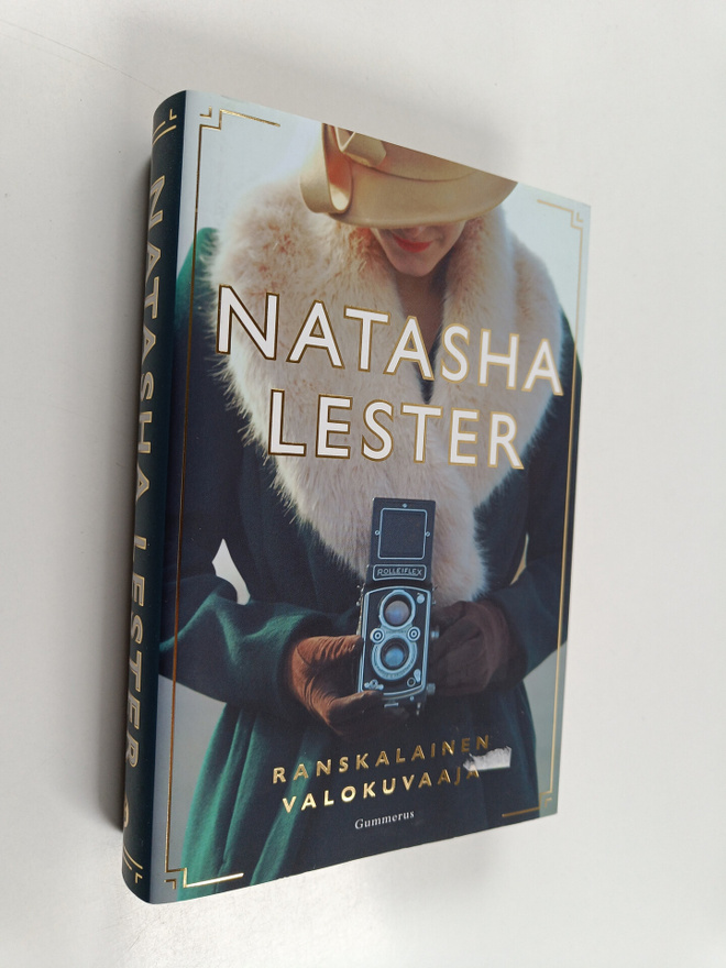 Natasha Lester : Ranskalainen valokuvaaja