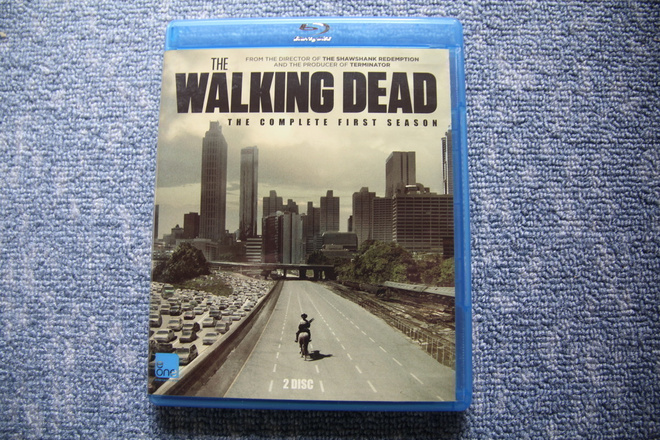 Bluray : Walking Dead - kausi 1 - suomeksi tekstitetty