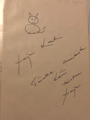 Maija Karhi nimikirjoitus + piirustus paperilla