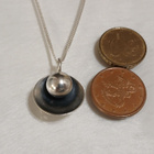 Design Elis Kauppi, Hopea riipus kaulakoru 813H 925 - pikkukuva 5