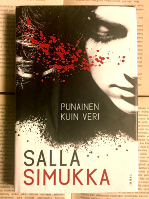 Salla Simukka - Punainen kuin veri (sid.)