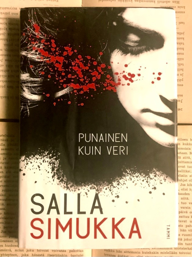 Salla Simukka - Punainen kuin veri (sid.)