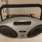 Pieni matkaradio. - pikkukuva 1