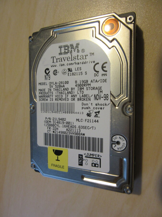 RETRO IBM Travelstar IDE läppärin kovalevy 8 GB