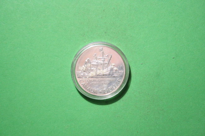 Hopea  Dollar 1587 -  1987 Canada