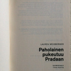 LAUREN WEISBERGER: PAHOLAINEN PUKEUTUU PRADAAN - pikkukuva 3