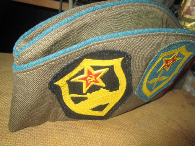 CCCP: suikka parin armeijamerkin kanssa