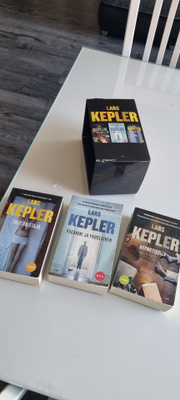 Tammen julkaisema Lars Kepler -pokkariboksi