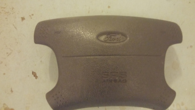 Ford Mondeon 98. Airbag