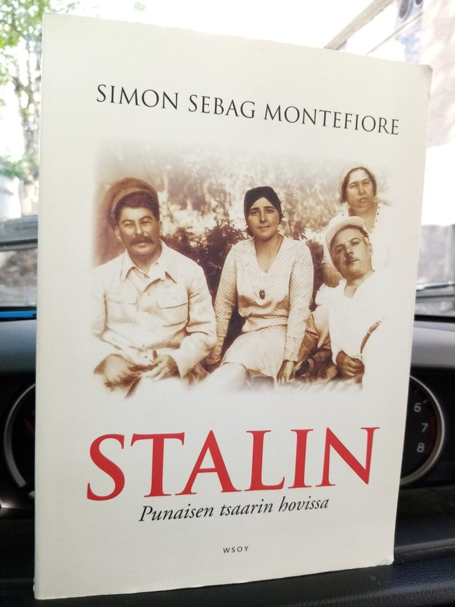 MONTEFIORE :  Stalin punaisen tsaarin hovissa ( SIS POSTIKUL
