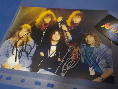 HELLOWEEN NIMIKIRJOITUKSET