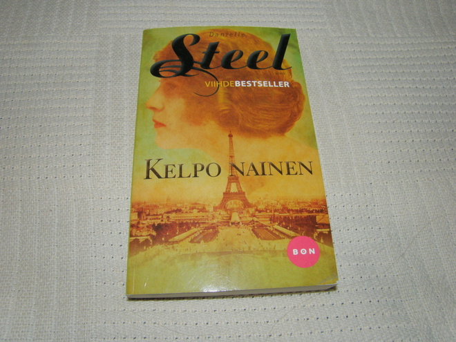 Danielle Steel Kelpo nainen  -pok