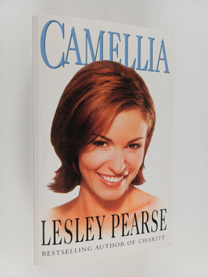 Lesley Pearse : Camellia