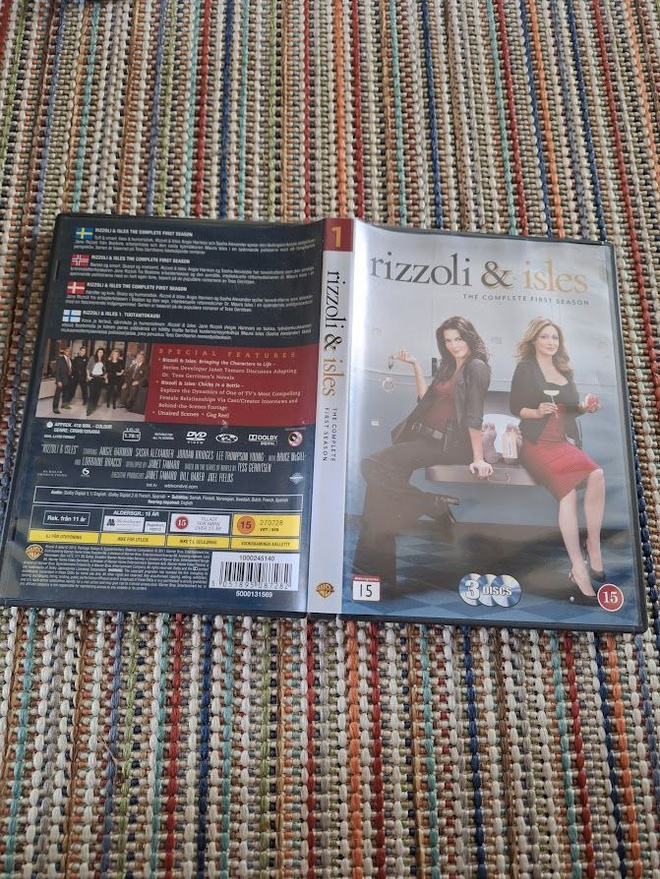Rizzoli & Isles Kausi 1 (3-DVD) + Kansilehtinen