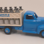Dinky-Toys Editions Atlas Mattel Nestle Maitoauto 10,5 cm - pikkukuva 2