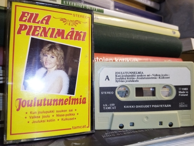C-KASETTI :  Eila Pienimäki : Joulutunnelmia ( SIS POSTIKULU