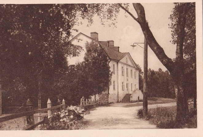 Loviisa.Vanha Komendanttitalo rakennettu 1755   b471