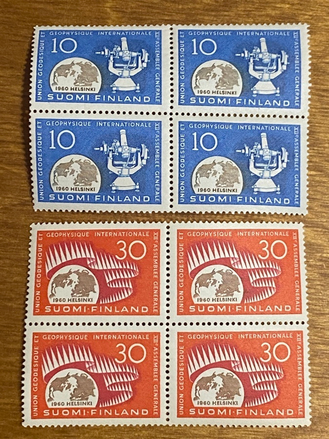 GEODEETTIS-GEOFYSIKAALINEN KONGRESSI PARI NELIÖT**