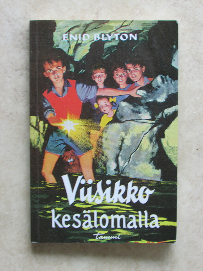 Enid Blyton Viisikko kesälomalla, nid.