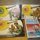 AIRFIX.....3 rasiaa -70 luvun solttuja + tyhjä German-rasia. - pikkukuva 1