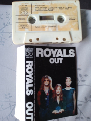 C-KASETTI: ROYALS : OUT   LOVE RECORDS LRC 225 VUOSI - 77