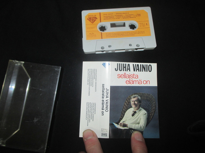 JUHA VAINIO - sellaista elämä on ; DEKA 28