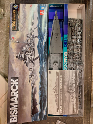German Battleship Bismarck Tamiya · 78013 · 1:350