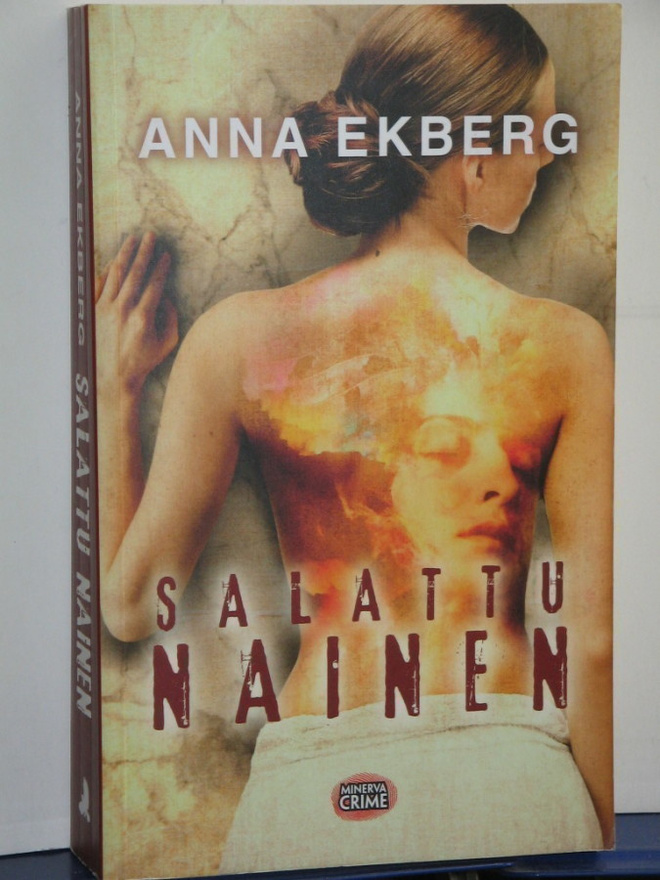 Anna Ekberg : SALATTU NAINEN