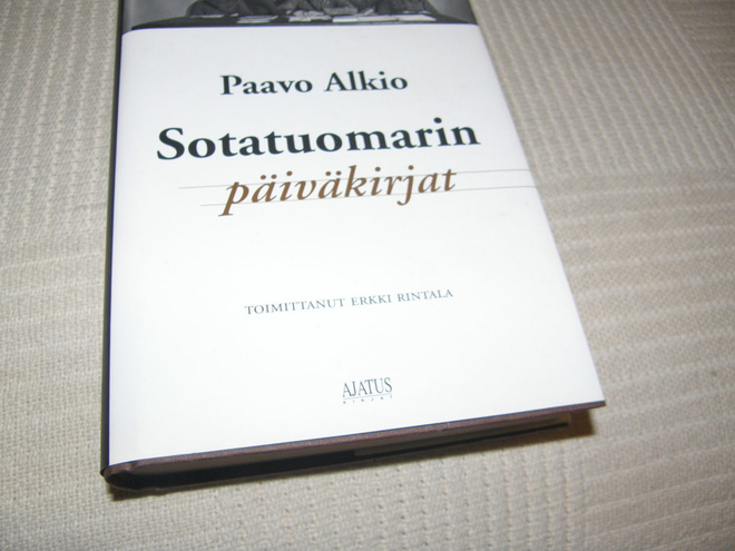 Paavo Alkio Sotatuomarin päiväkirjat -sid