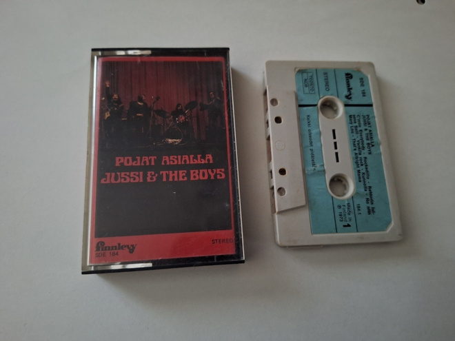 JUSSI & THE BOYS - POJAT ASIALLA c-kasetti