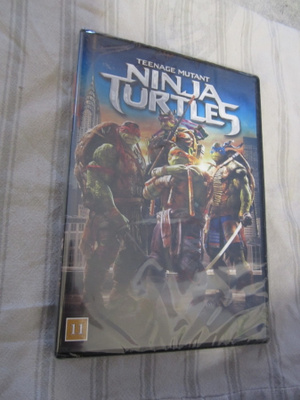 TEENAGE MUTANT NINJA TURTLES: AVAAMATON  DVD