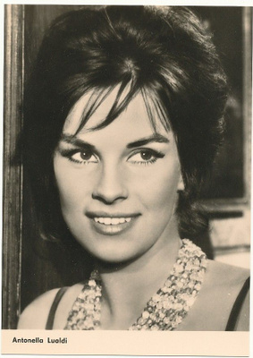 Filmitähti ANTONELLA LUALDI - vanha kortti