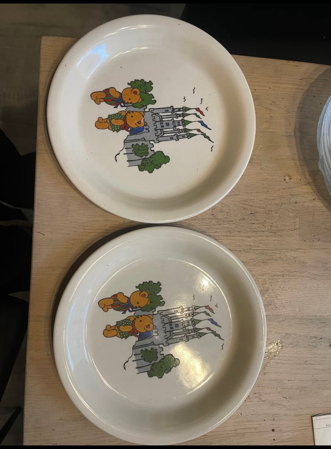 Kermansavi Nallet ja linna lastenlautaset, 2 kpl (harvinaise