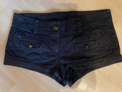 H&M lyhyet shortsit
