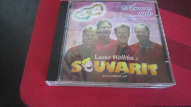 Lasse Hoikka & Souvarit – Amore Mio