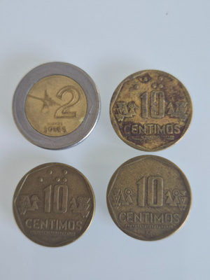 Peru  soles/centimos  eri vuosia     (14536)