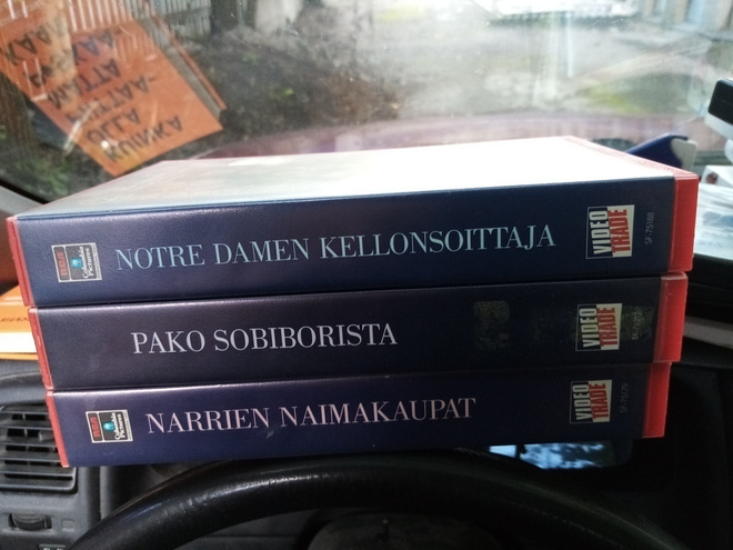 3 kpl   VHS VIDEOTRADE ISOKOTELOISET