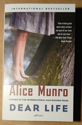 Alice Munro - Dear Life