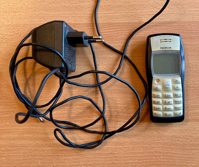 Nokia 1100 retro GSM matkapuhelin