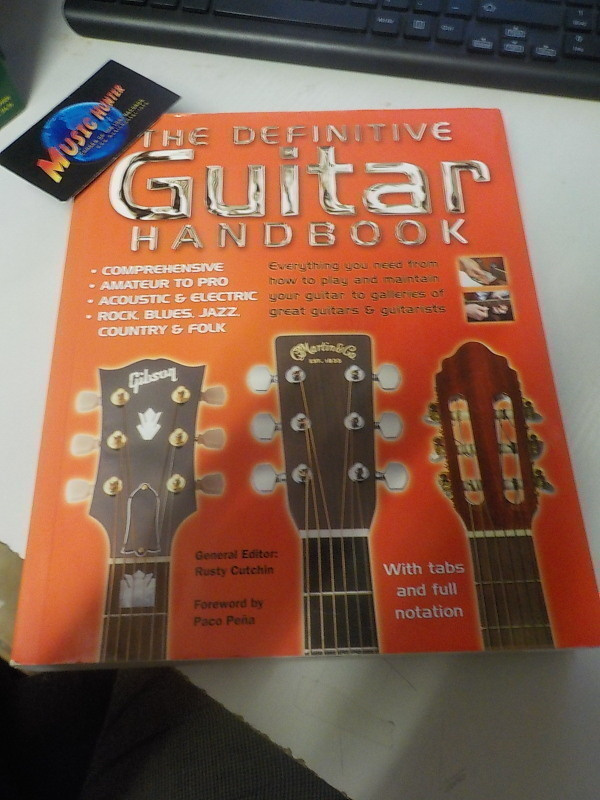 DEFINITIVE GUITAR HANDBOOK KITARAKIRJA