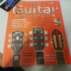 DEFINITIVE GUITAR HANDBOOK KITARAKIRJA - pikkukuva 1