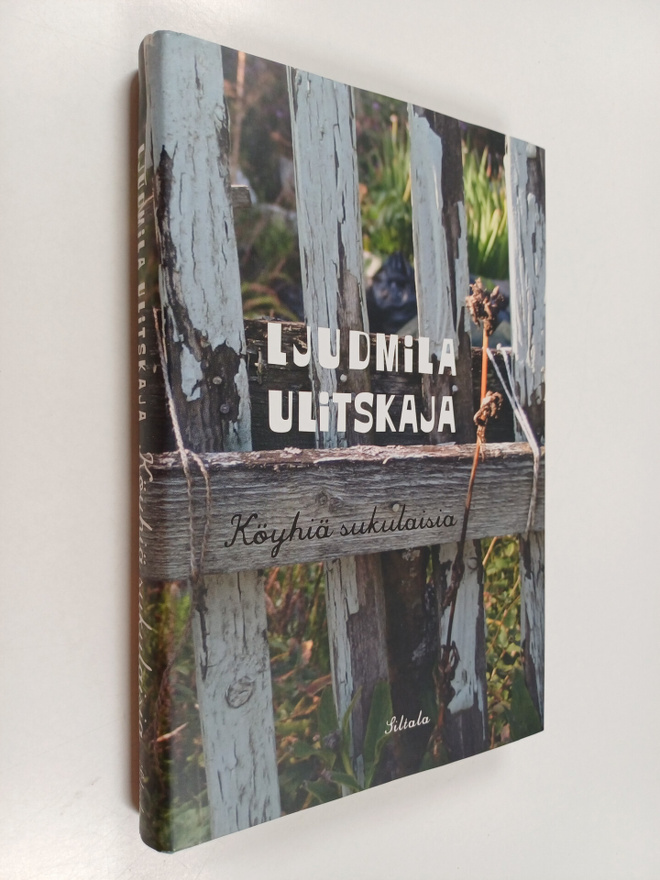 Ljudmila Ulitskaja : Köyhiä sukulaisia